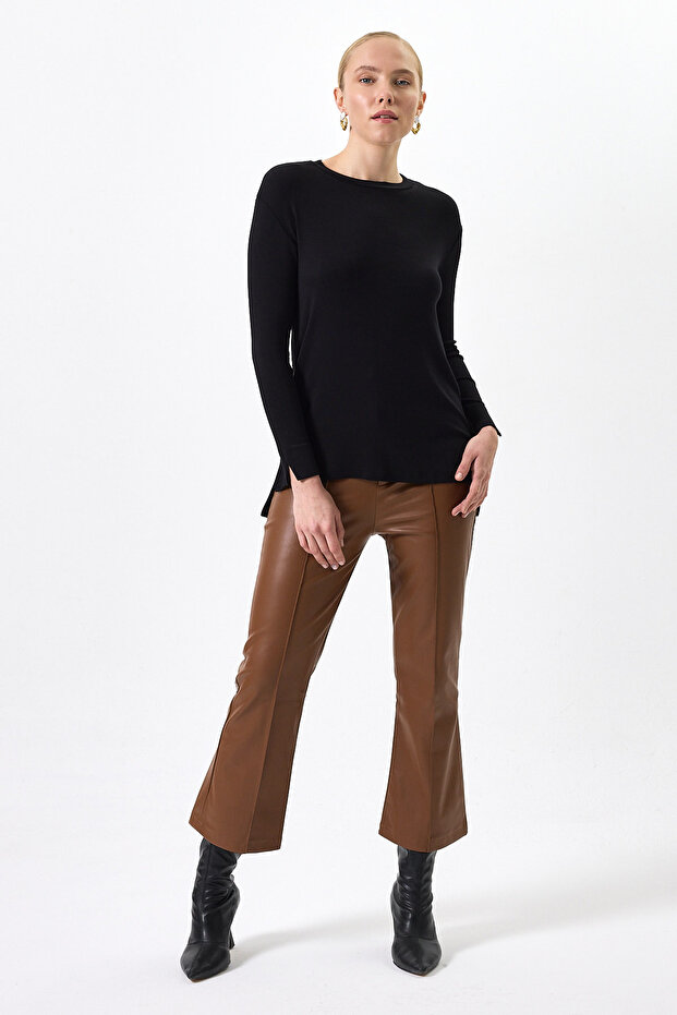 تيشيرت أسود برقبة دائرية شق تونيك 8229A - 8