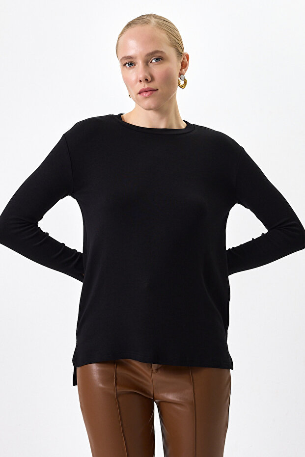 تيشيرت أسود برقبة دائرية شق تونيك 8229A - 2