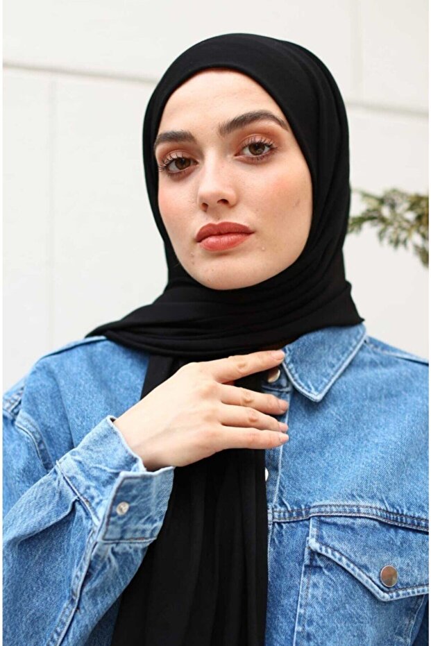 Combed Cotton Shawl with Stitched Edges in Black