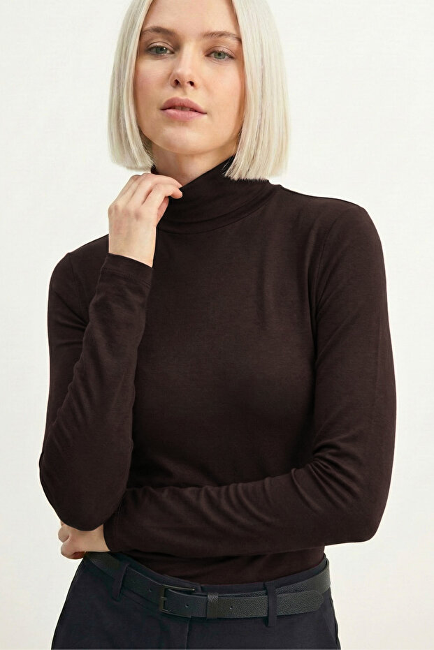 Women's Brown Mock Neck Soft Textured Basic Long Sleeve T-Shirt