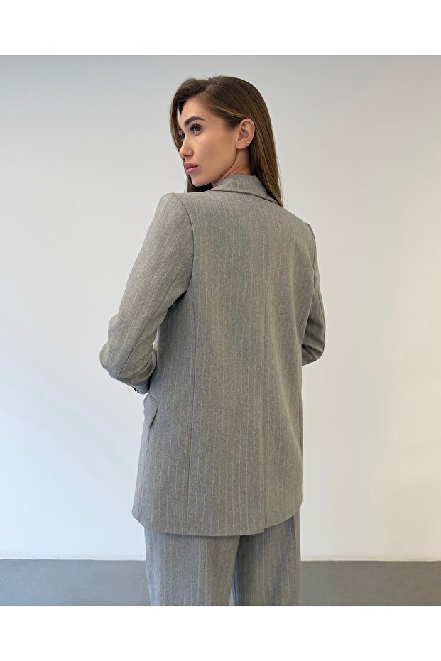 Prémium női csíkos szürke kabát, mellény és nadrág 3 részes szett – Modern irodai elegancia - 5