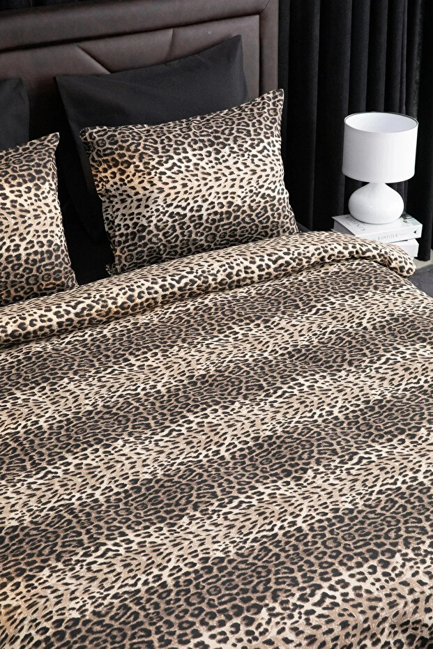 طقم غطاء لحاف مزدوج بنقشة الفهد - بدون ملاءات - 1