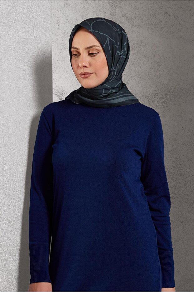 وشاح ألفينا منقوش 8507