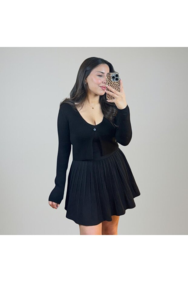 Siyah Pileli Etek - 4