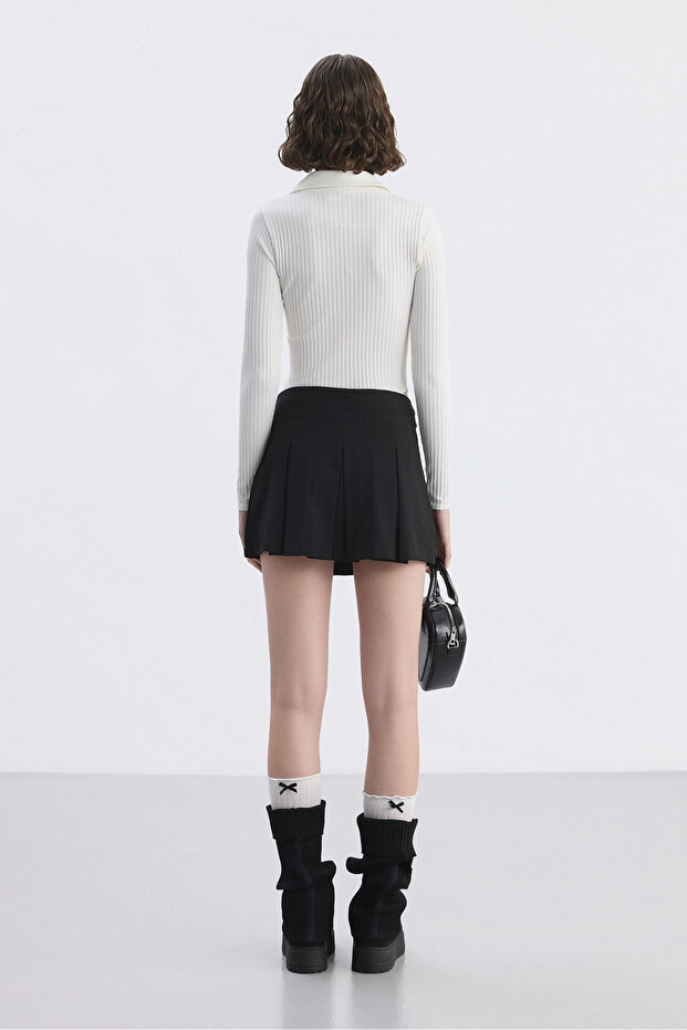 Siyah Pileli Şort Etek - 4