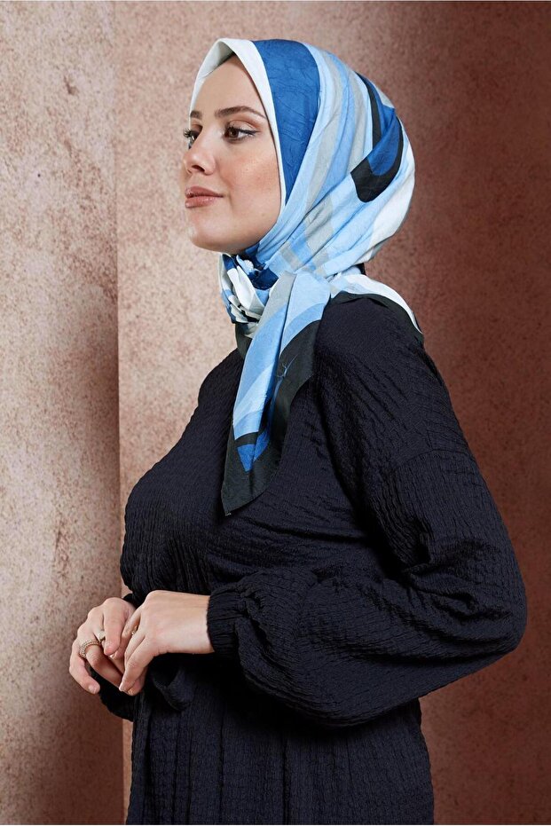 ALVINA وشاح منقوش هندسيًا 8440
