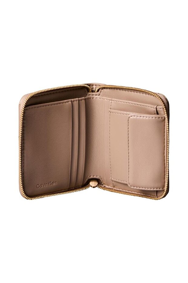 QUILTED SQUARE ZIP AROUND - 3