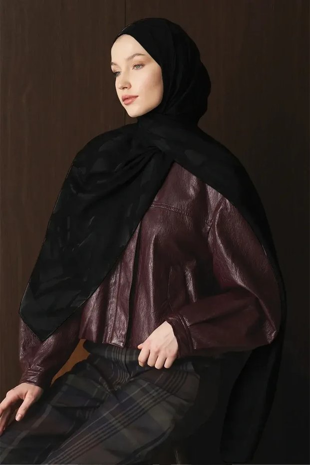 Naiya Jacquard Shawl Wave Pattern - Black