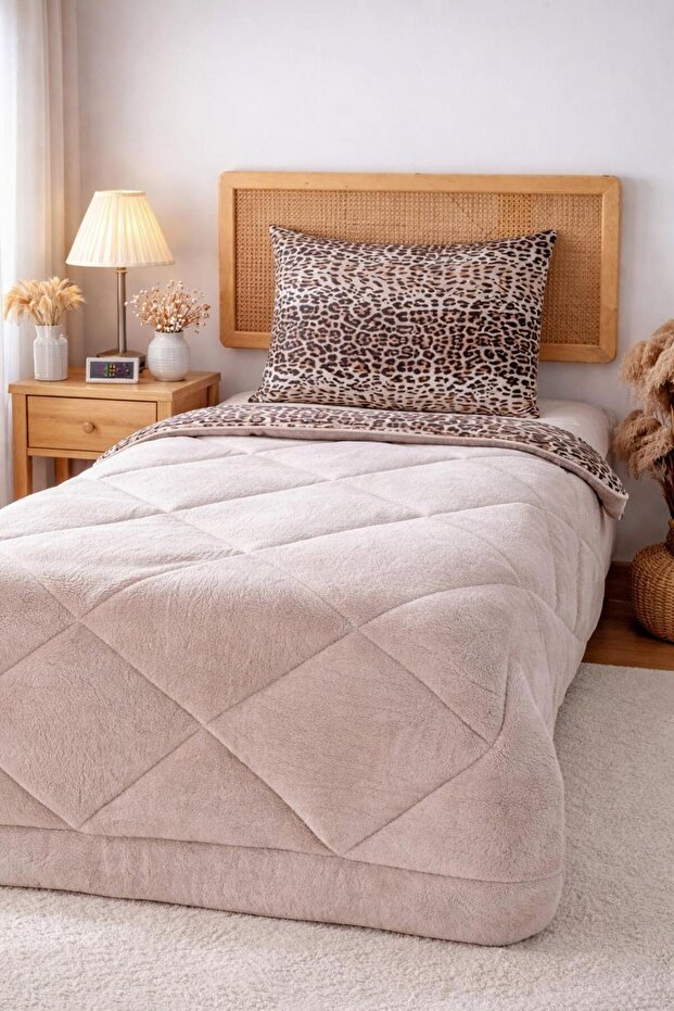 Single Leopard Patterned Wellsoft Sleep Set & Quilt + 2 Pillowcases + Fitted Sheet - 2