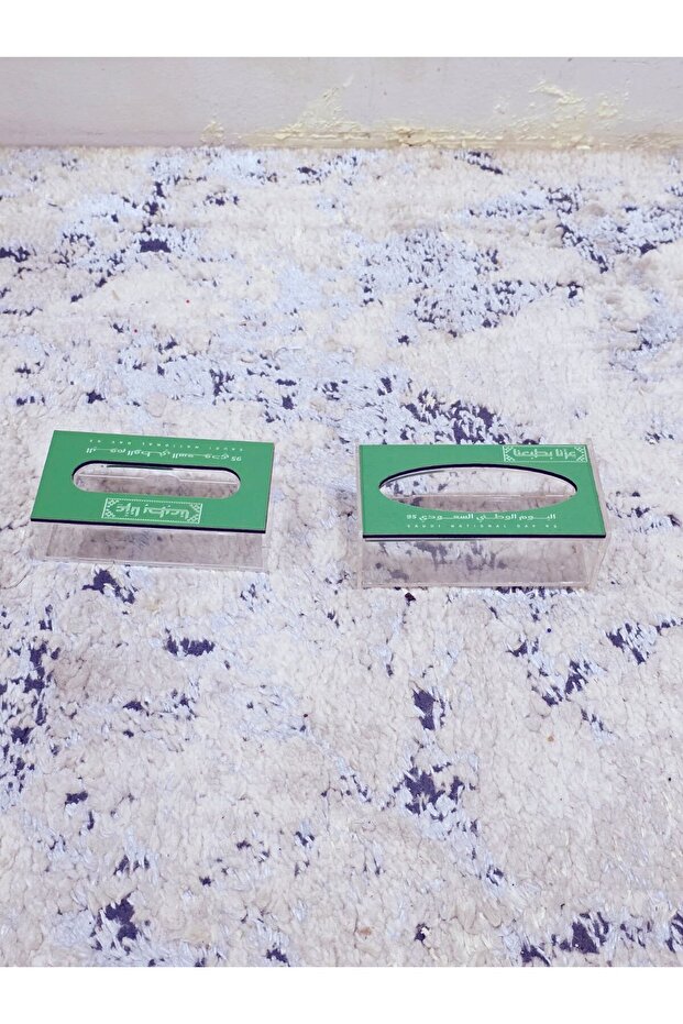 Acrylic tissue box - 1