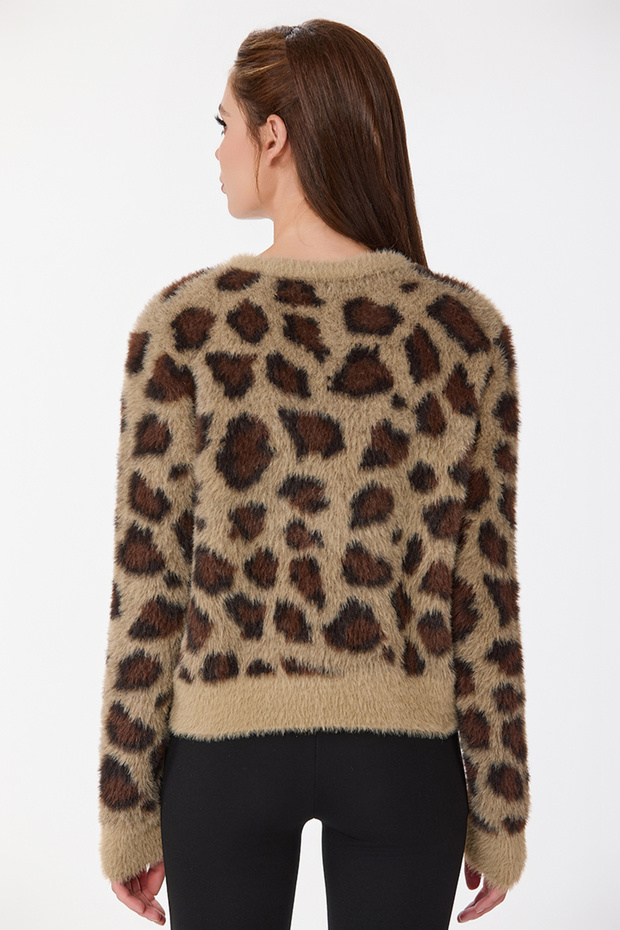 جاكيت فرو بنقشة الفهد - 6
