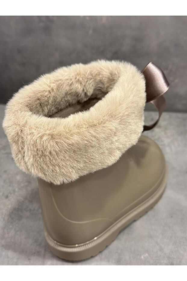 WATERPROOF RAIN BOOT - 4