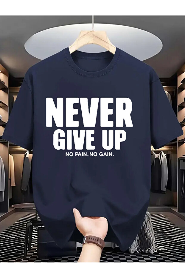 تيشيرت Never Give Up منقوش ذو قصة عادية مصنوع من القطن بنسبة 100% للرجال