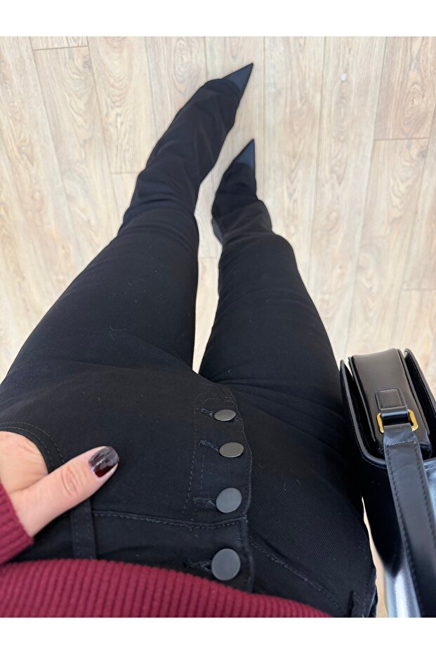 جينز واسع الأرجل بتفاصيل أزرار - أسود - 4