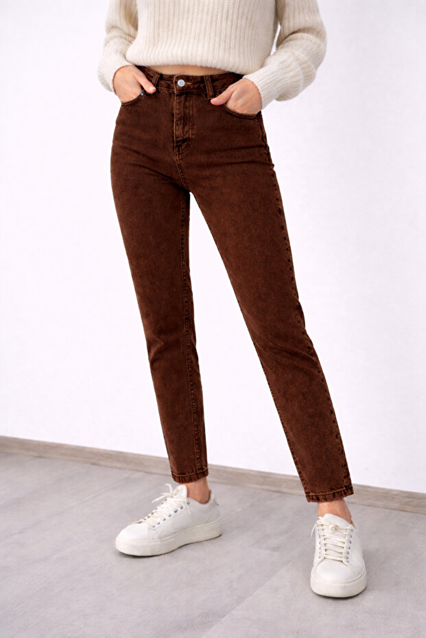 Yasmina Women Brown High-Waisted Stretch Fabric Comfortable Mom Jeans Boyfriend