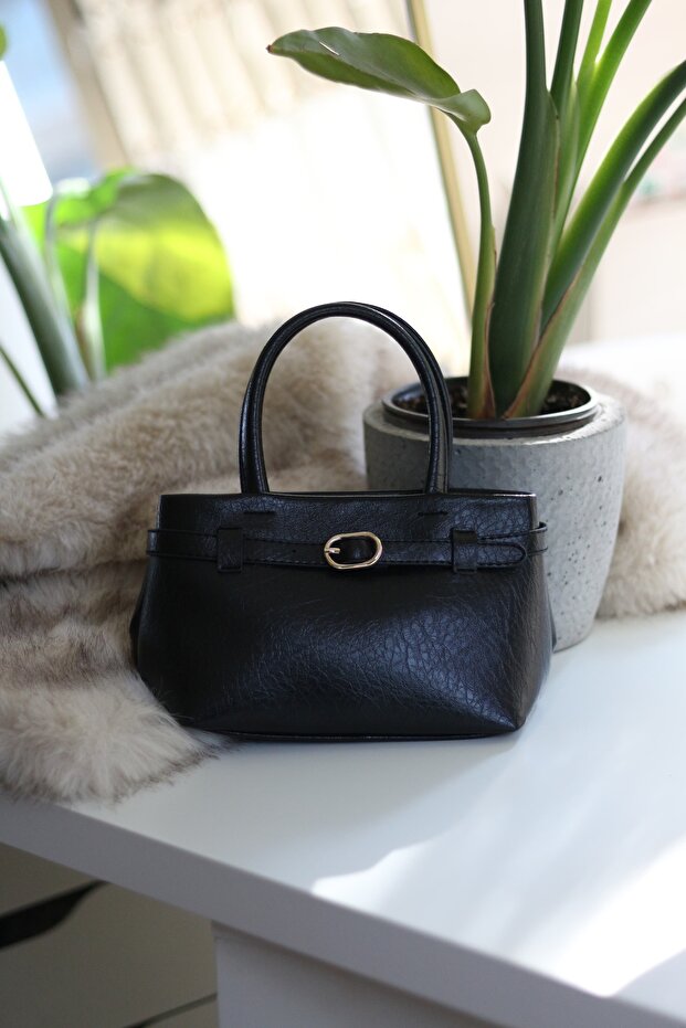 Women's Black Buckle Detailed Strap Shoulder Bag