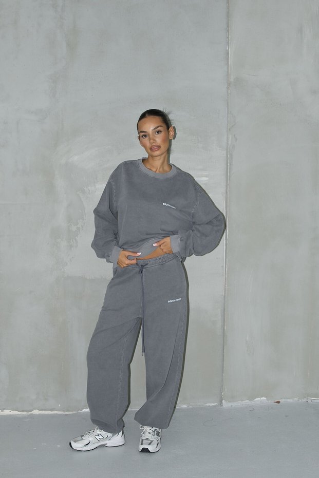 Basic Sweatshirt and Jogger Pants Set