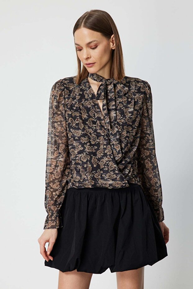 Bluză imprimeu leopard cu eșarfă la guler - 3