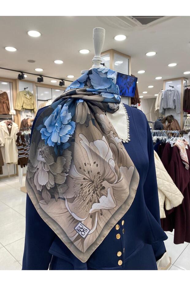 وشاح نيفباهار منقوش باللون الرمادي والأزرق