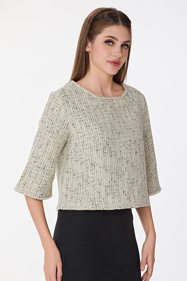 بلوزة توييد مع اكسسوار - 2