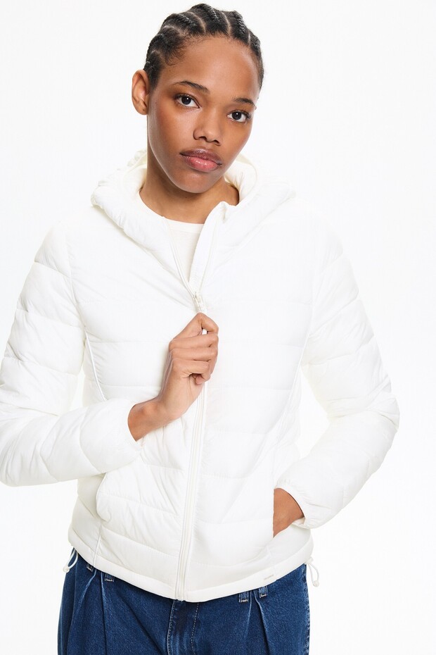 Kapüşonlu hafif şişme ceket - 3