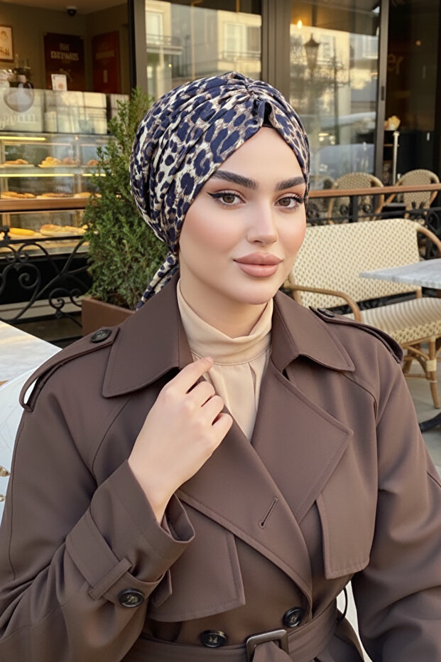 قبعة بمشبك بنمط الفهد باللون البني - 1