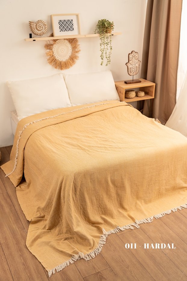 Muslin Piquette and Bedspread