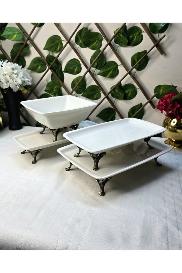 Orlando 4 Piece Cast Metal Pedestal Presentation Set Porcelain Off-White (Gold-Silver-Antique)