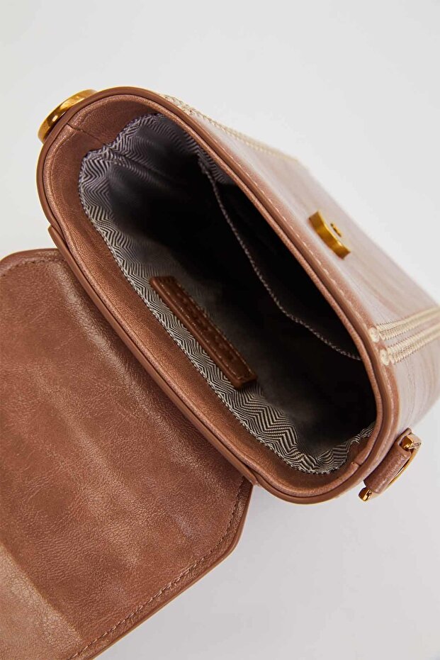 حقيبة يد مخيطة على شكل مستطيل باللون الكاكي - 3