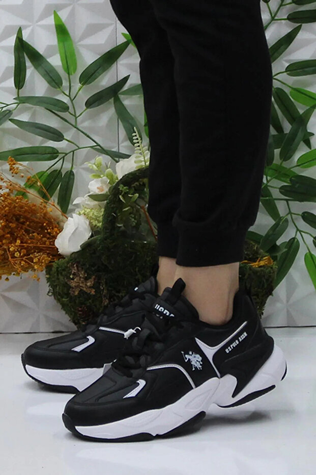 Black women's sneaker - 2