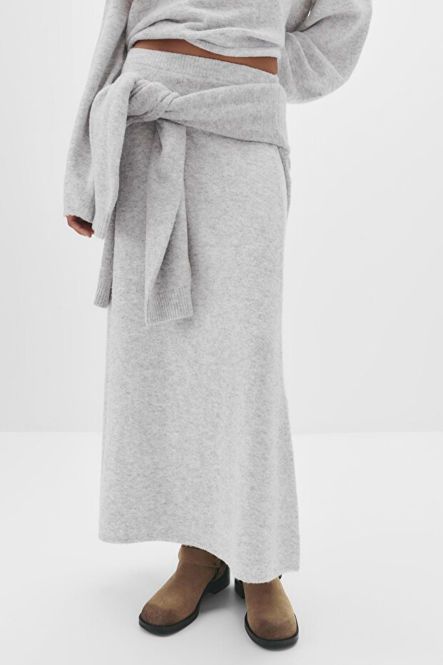 Yumuşak triko midi etek - 4