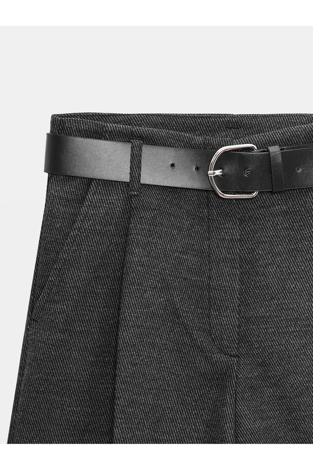 72232 Belted Shorts-Black - 8