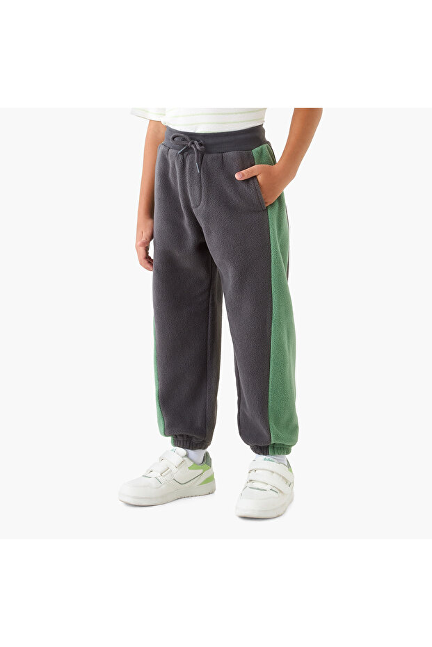 طقم جاكيت وبنطال رياضي بألوان متداخلة - 3