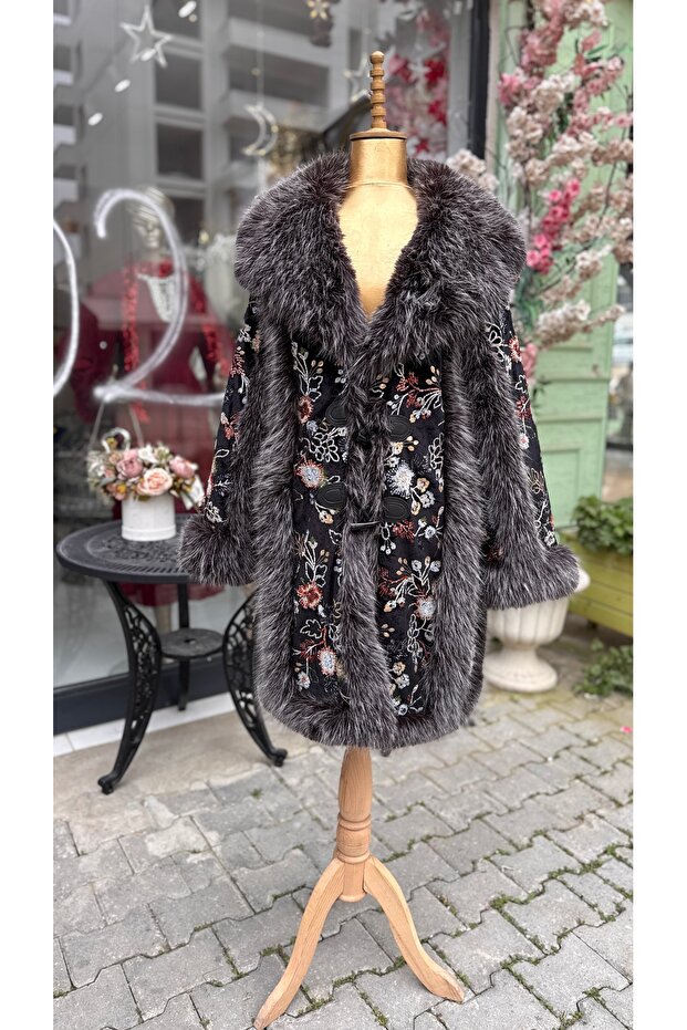 Floral Design Fuzzy Fur - 1