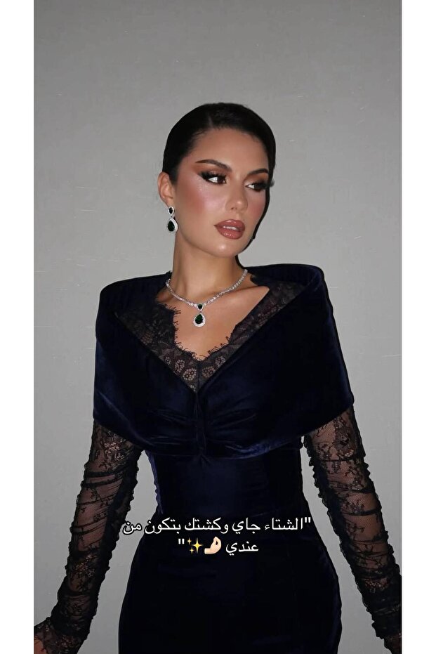 فستان ناعم مخمل باللون الكحلي