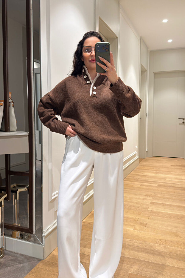 2-Patch Buttoned Sweater - Brown - 2