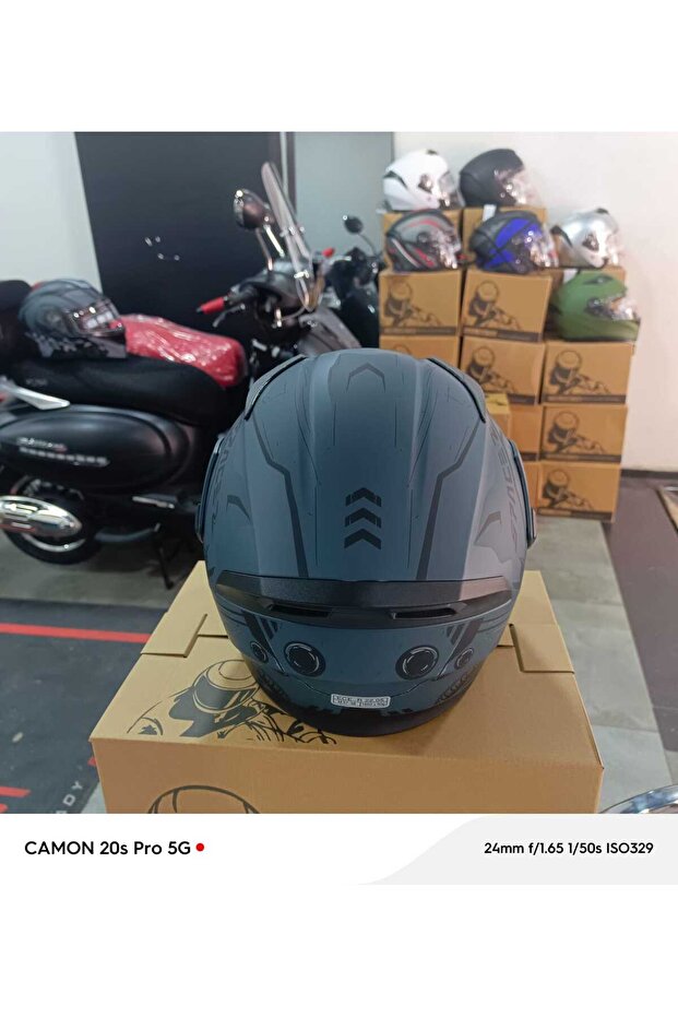 ÇENE AÇILIR KASK YILDIZLI MODEL - 4