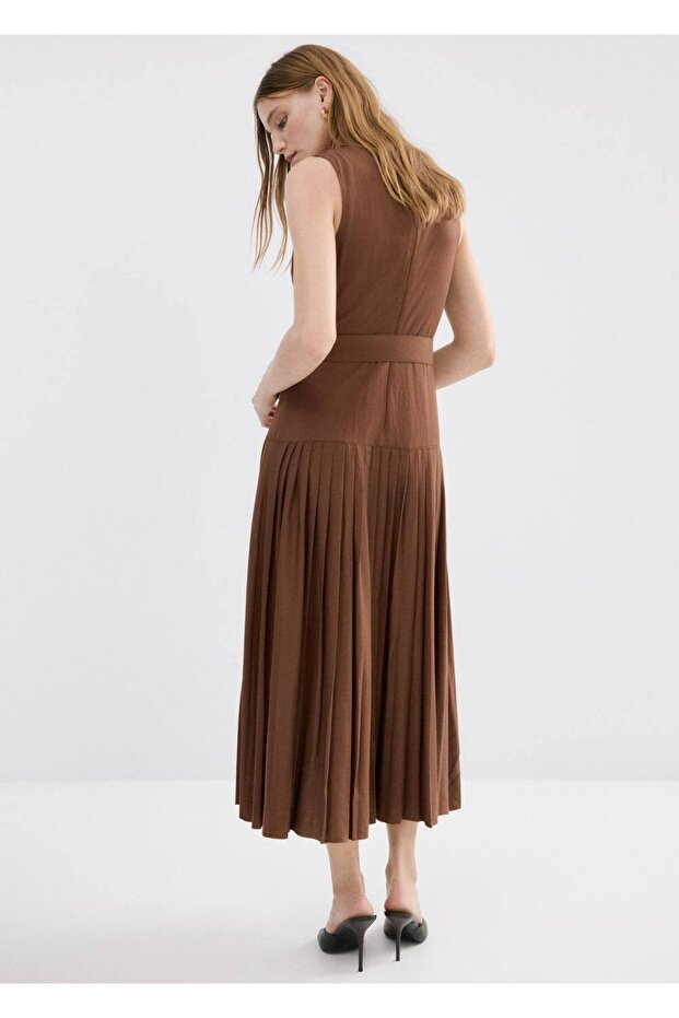 Pileli evaze elbise - 4