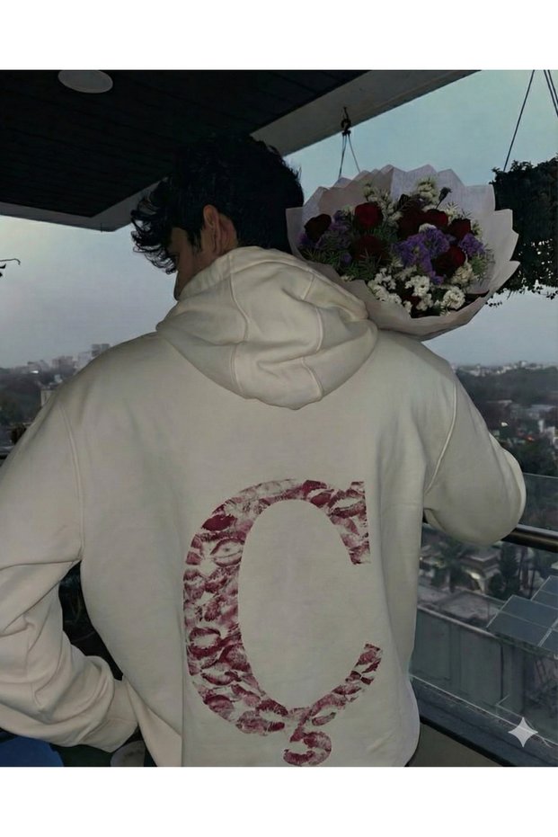 Kiss Design Letter Printed Oversized Hooded White Color Sweatshirt