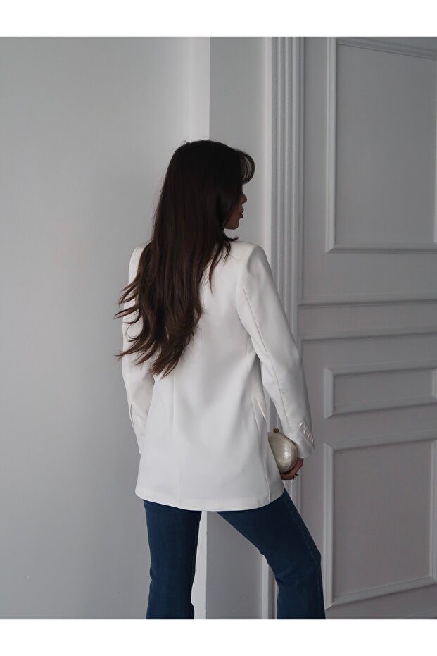 سترة بليزر مبطنة بأزرار غير متماثلة على الأكمام - 3