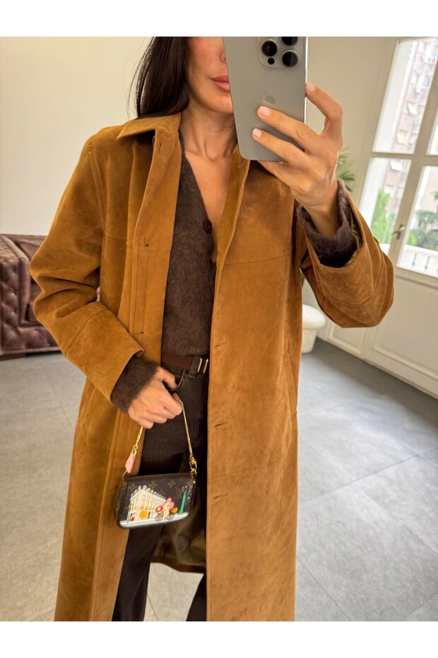 Long Buttoned Suede Coat - 3