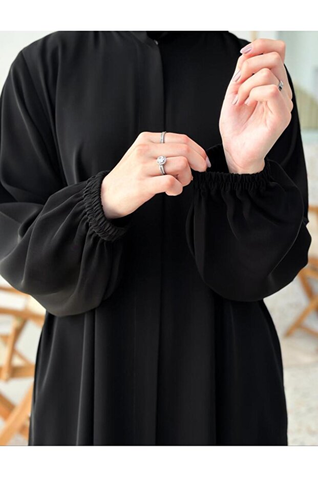 عباية عملية بسحاب وجيوب مخفية
