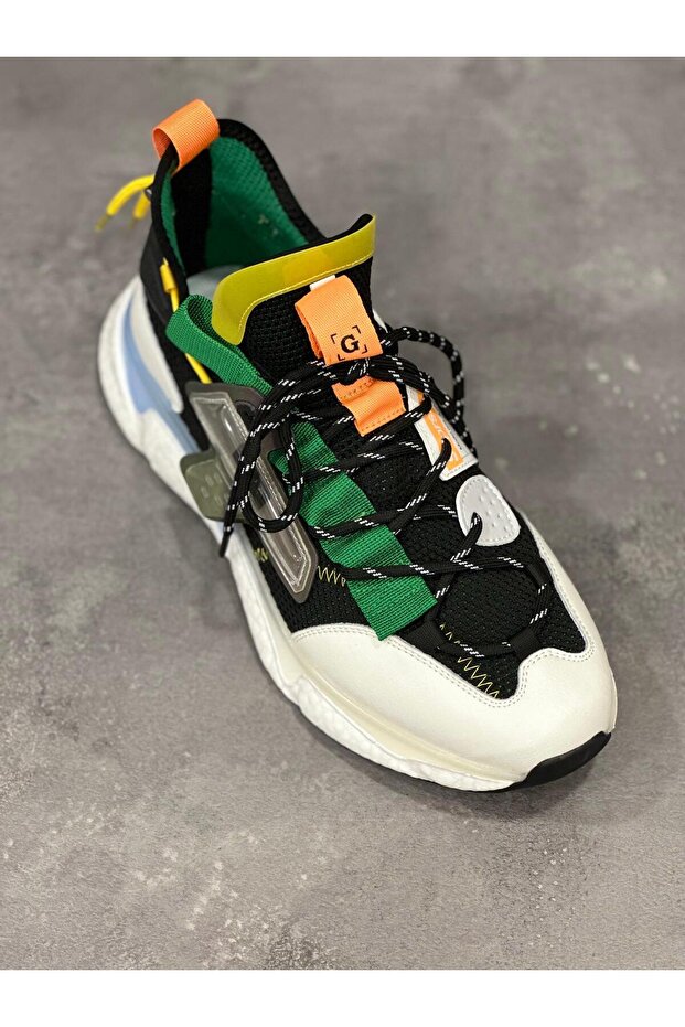 24Y566-1 Black Sneaker