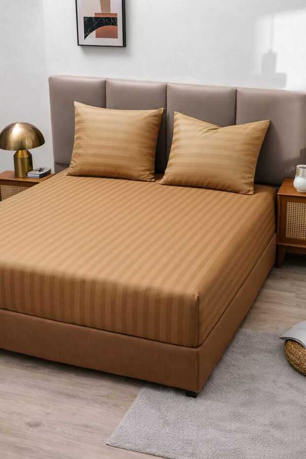 Damask Bed Cover with Fine Stripes, Fitted Sheet + 2 Pillowcases - 1