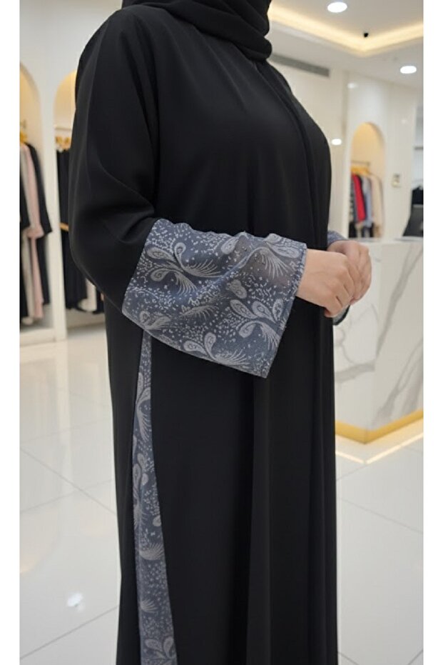 A flared abaya with geometric embroidery - 2