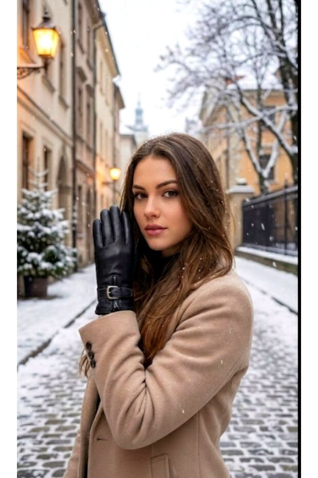 Monéa Women's Urban Chic Genuine Leather Gloves
