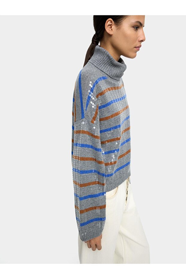 Çizgili ve Payetli Örme Kazak - 3