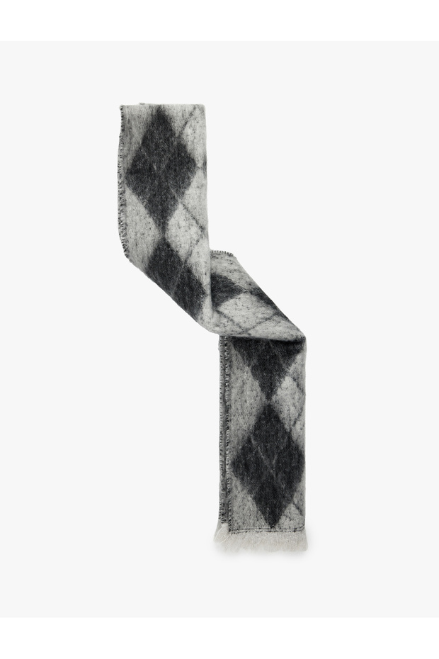 Soft Textured Diamond Patterned Tasseled Long Scarf