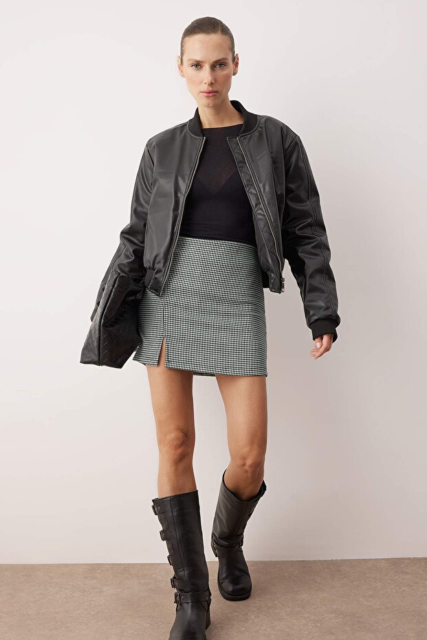 Siyah Kazayaklı Mini Şort Etek Şort & Bermuda TWOAW26SR00059 - 1