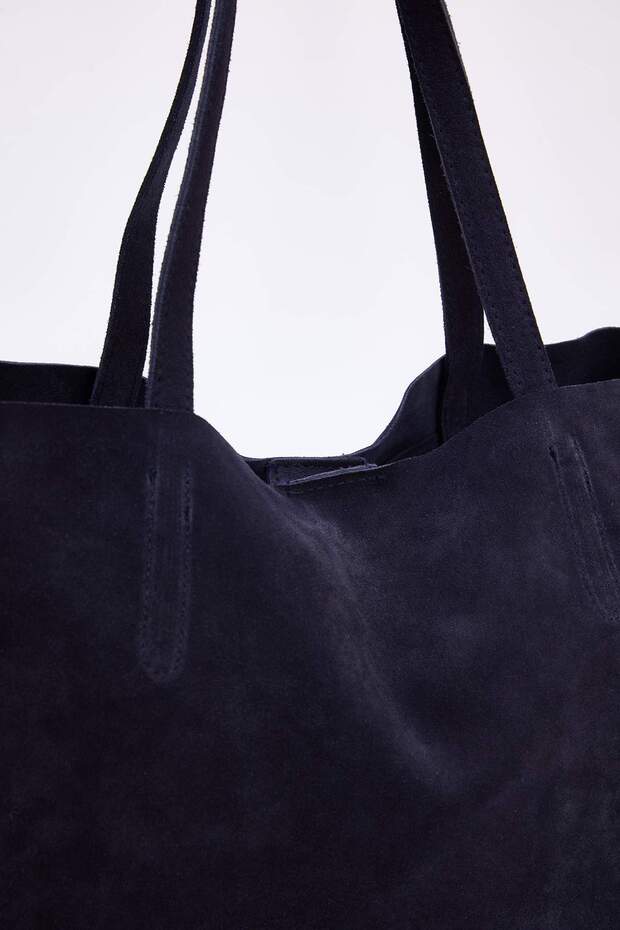 Lacivert Premium Hakiki Deri Süet Maksi Tote Kadın Maksi Boy Omuz Çantası TAKAW26OC00039 - 4